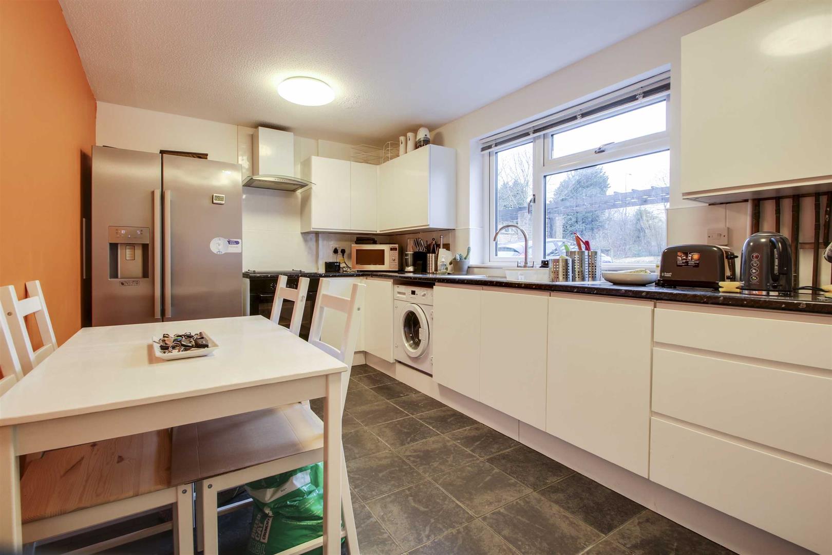 3 bed property in Sutcliffe Avenue, Milton Keynes